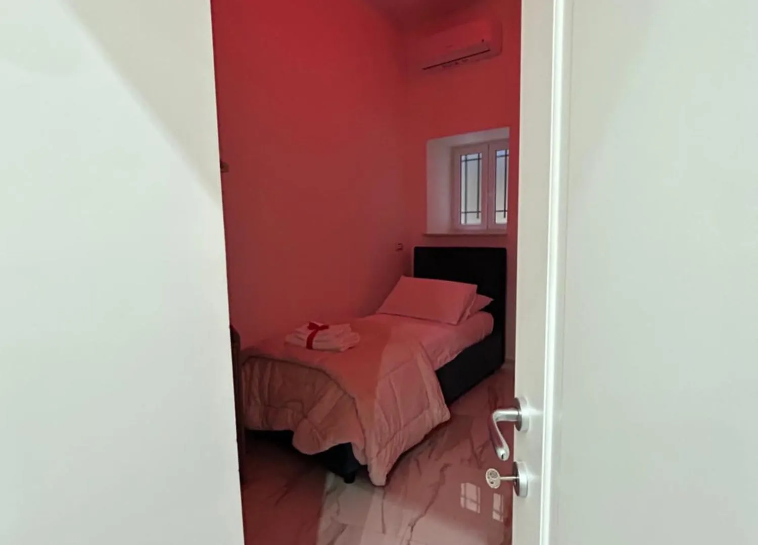 Sasy Home Nápoles 0*,